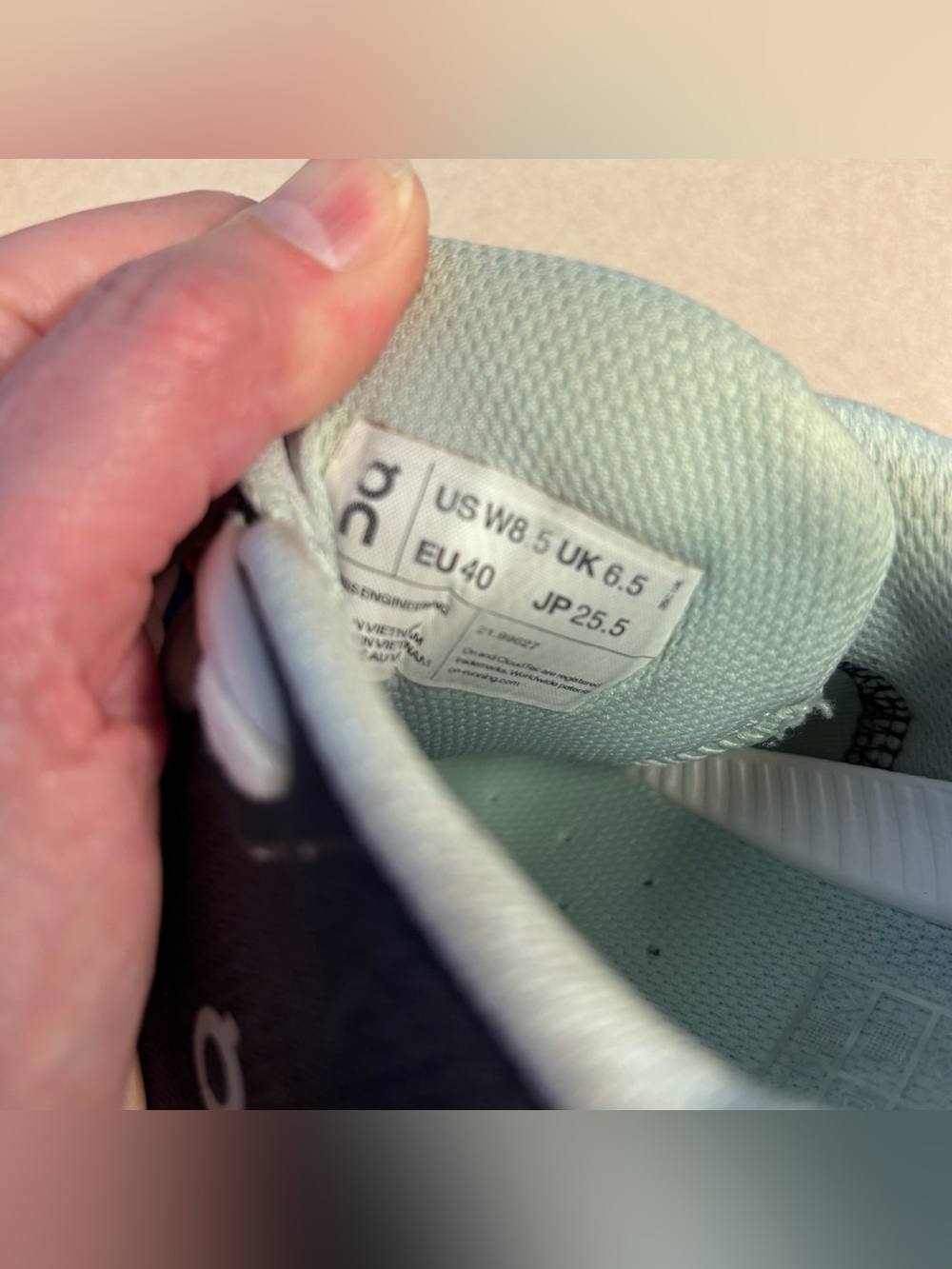Two Pairs On Running Shoes, Women 8.5, Cloudflyer & Cloudrunner Black White Gray - Picture 9 of 16